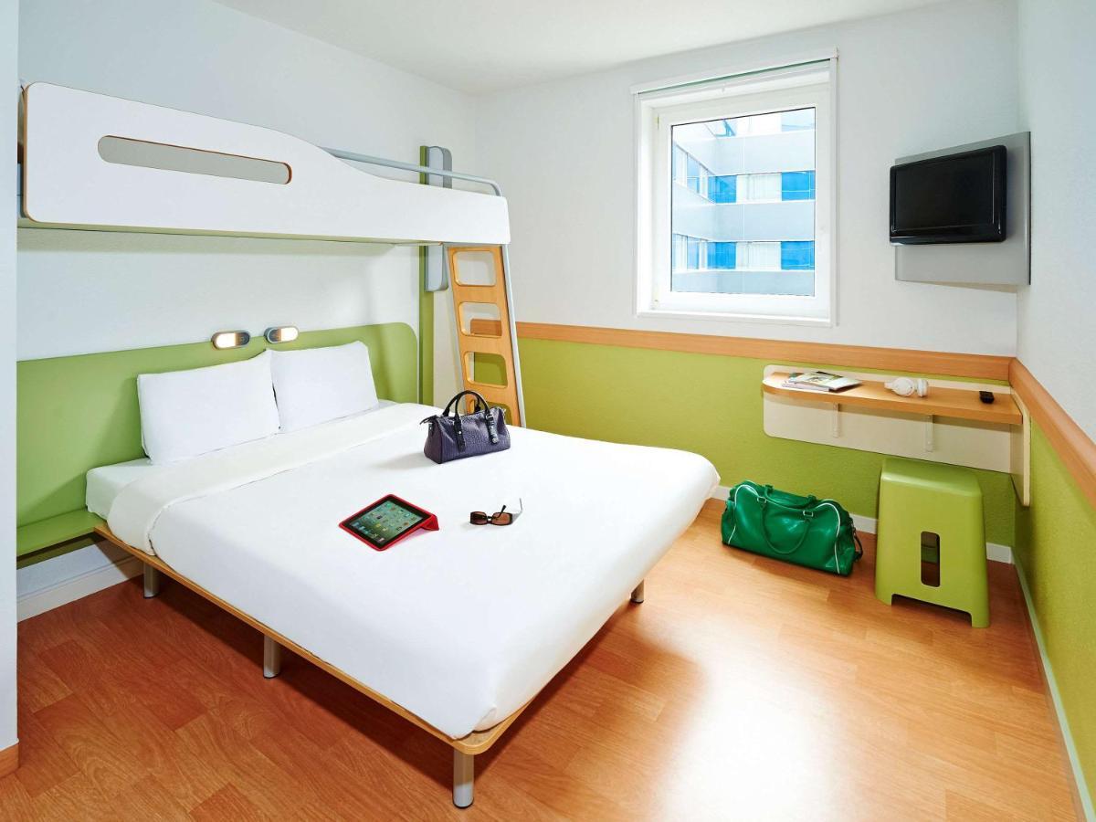 Hotel Ibis Budget Lyon Sud Saint-Fons A7 Экстерьер фото