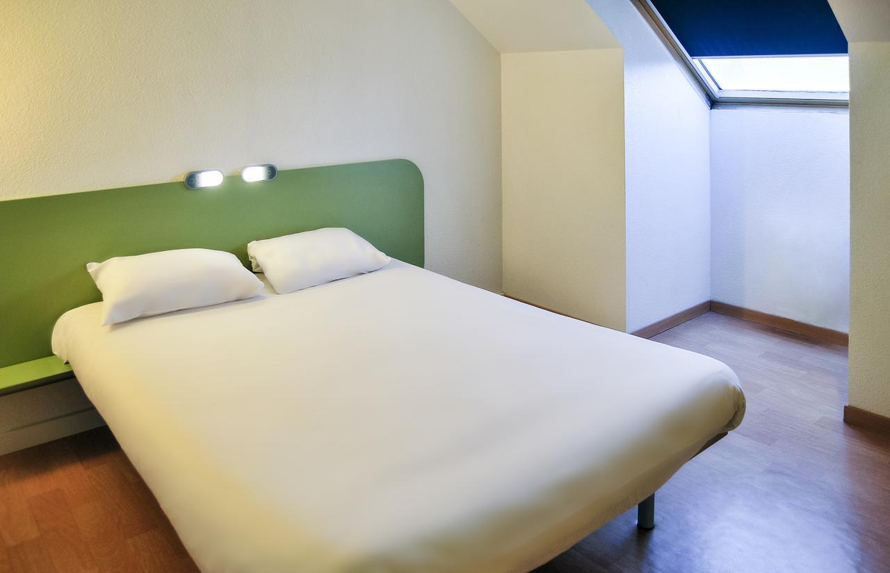 Hotel Ibis Budget Lyon Sud Saint-Fons A7 Экстерьер фото