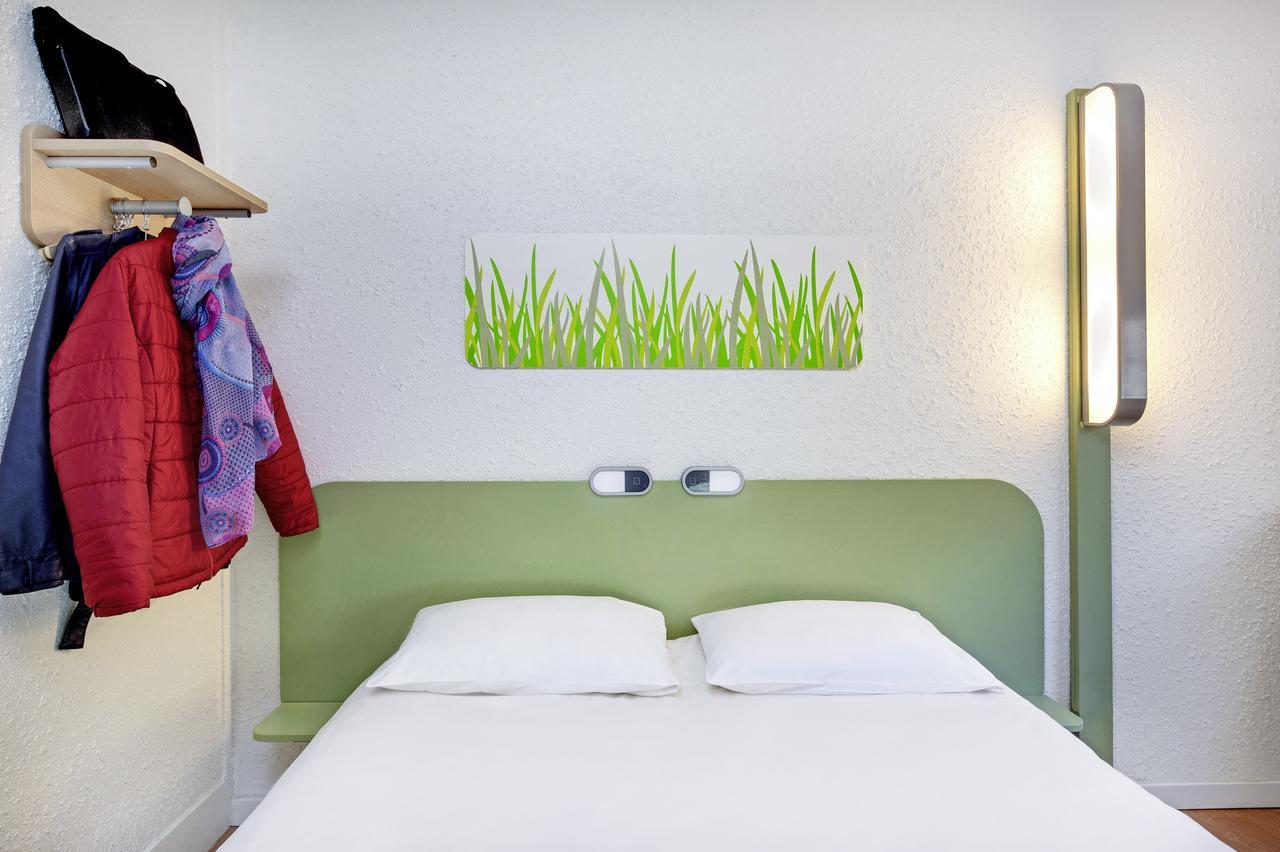 Hotel Ibis Budget Lyon Sud Saint-Fons A7 Экстерьер фото