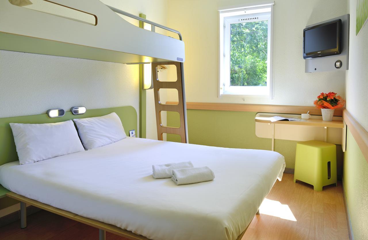 Hotel Ibis Budget Lyon Sud Saint-Fons A7 Экстерьер фото