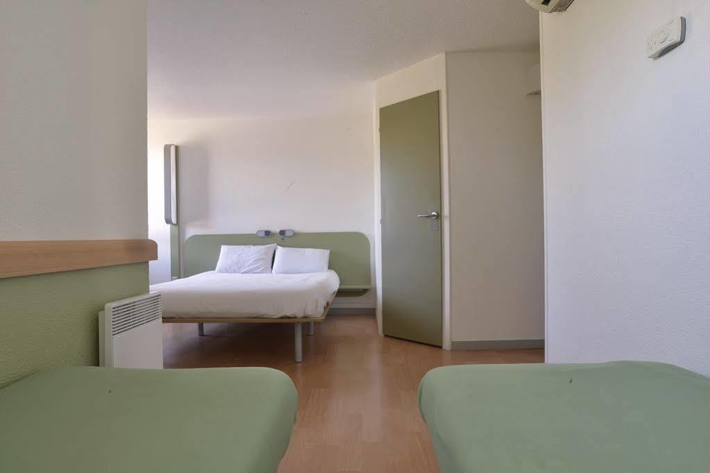 Hotel Ibis Budget Lyon Sud Saint-Fons A7 Экстерьер фото